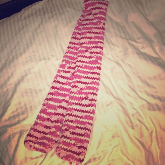 I’m selling a scarf! - Picture 1 of 1